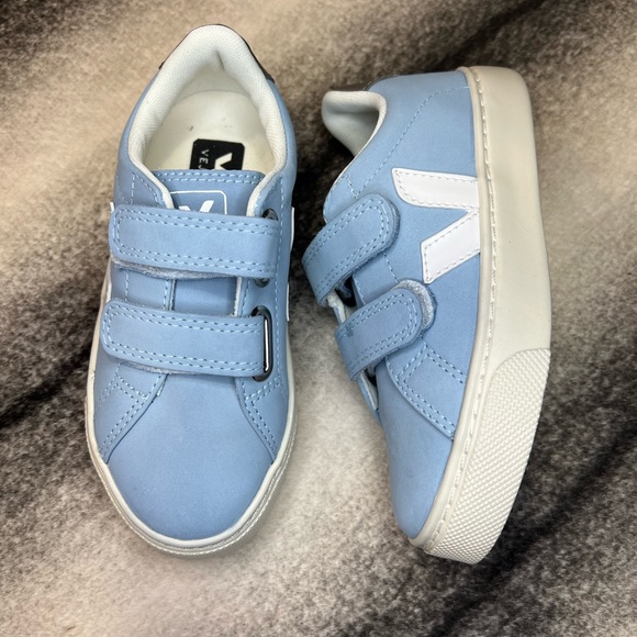 Veja Other - Veja Esplar Velcro Loop and Pull Steel White Kids Low Top Sneakers